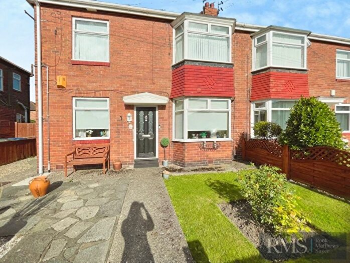 2 Bedroom Flat For Sale In Borrowdale Avenue, Newcastle Upon Tyne, NE6