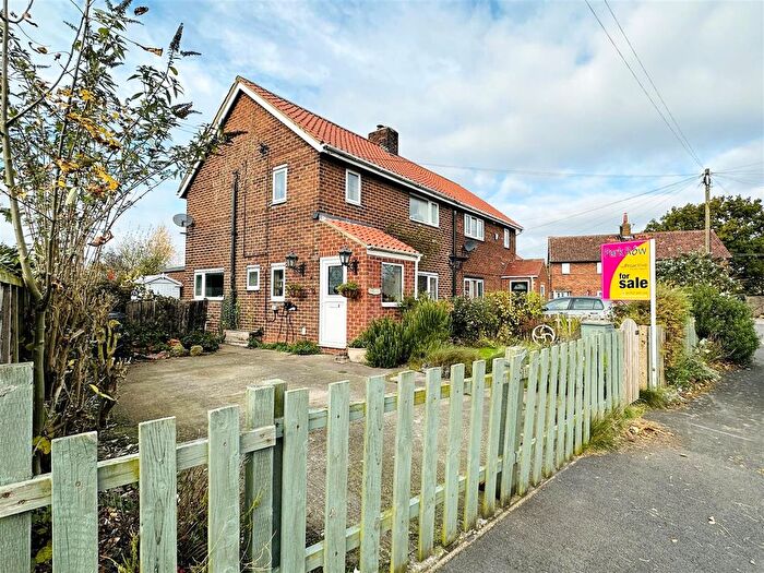 3 Bedroom Semi-Detached House For Sale In Bishops Close, Cawood, Selby, YO8