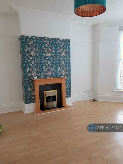 2 Bedroom Flat To Rent In Waterloo, Liverpool, L22