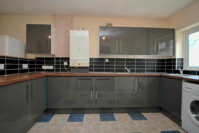 7 Bedroom Terraced House To Rent In Mundy Place, Cardiff, CF24