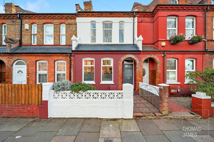 3 Bedroom Terraced House For Sale In Lymington Avenue, London, N22