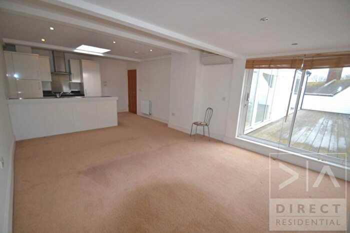 2 Bedroom Apartment To Rent In High Street, Epsom, KT19