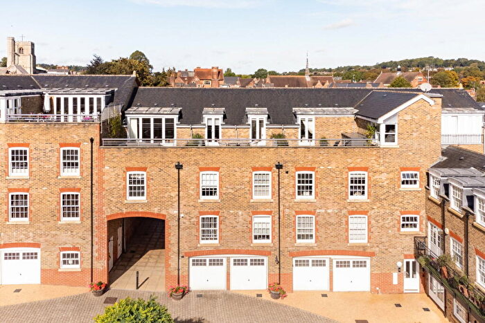 2 Bedroom Penthouse For Sale In Clunbury Court, Berkhamsted, Hertfordshire, HP4