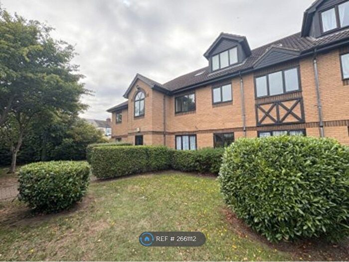 1 Bedroom Flat To Rent In Bradley Road, Enfield, EN3