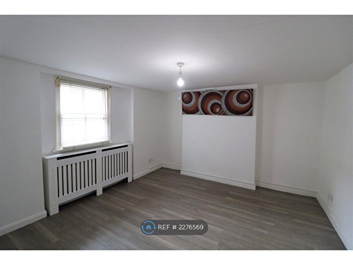 1 Bedroom Flat To Rent In Waldram Crescent, London, SE23