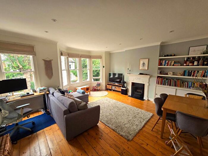 2 Bedroom Apartment To Rent In Elmwood Road, Herne Hill, London, SE24