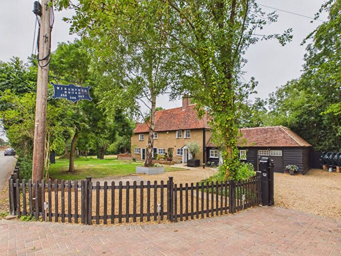5 Bedroom Detached House For Sale In Old Harrowden Road, Harrowden Bedfordshire, MK42