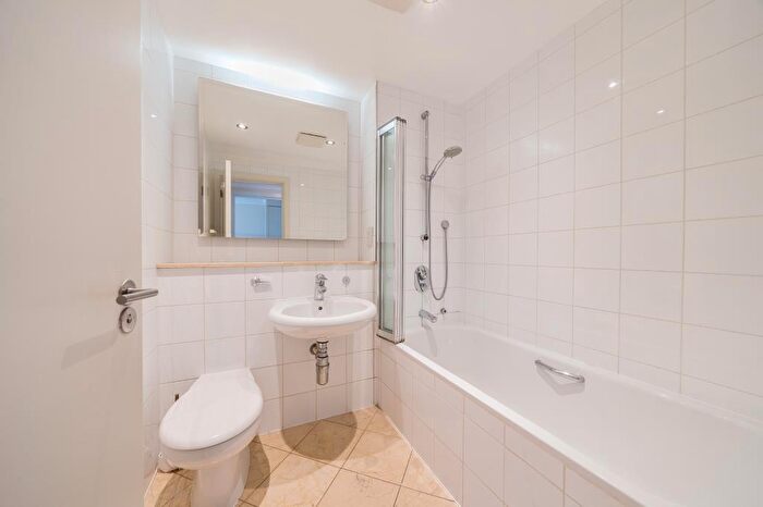 2 Bedroom Apartment To Rent In Marlborough Hill, London, NW8