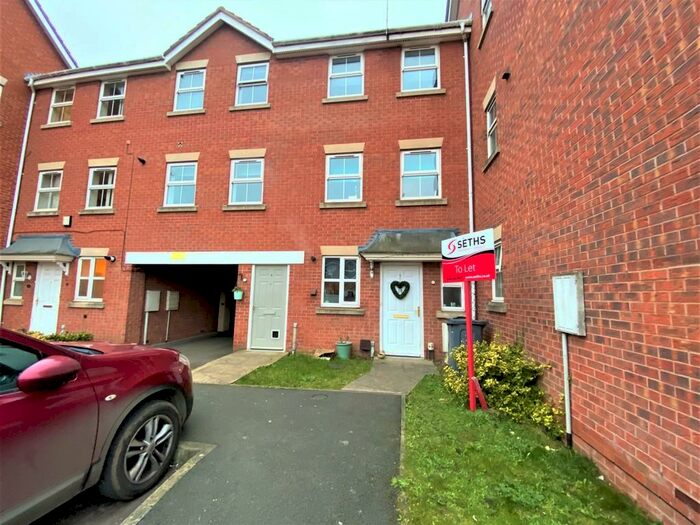 4 Bedroom Terraced House To Rent In Blacksmith Place, Hamilton, Leicester, LE5