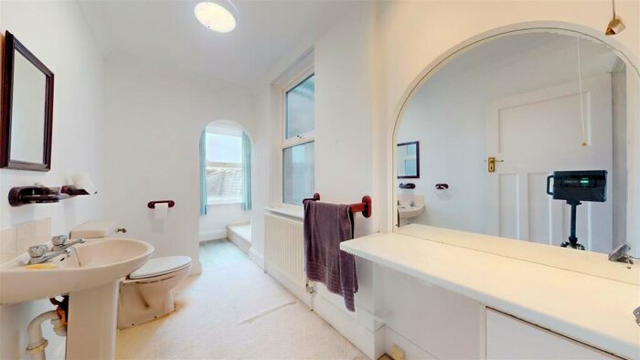2 Bedroom Apartment For Sale In Station Road, Swanage Town Centre, BH19