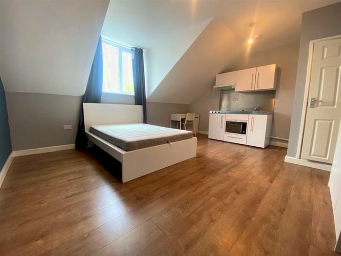 Flat To Rent In Bearwood Parade, B66