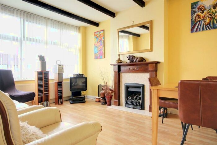 2 Bedroom Maisonette To Rent In Bicknoller Road, Enfield, Middlesex, EN1