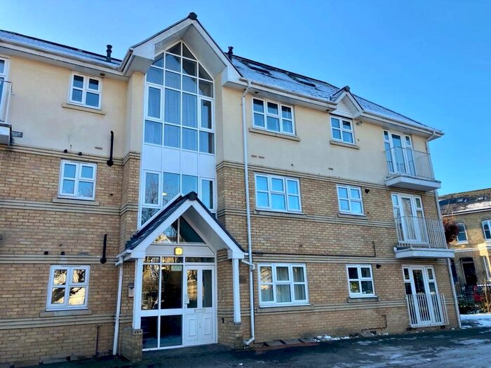 2 Bedroom Flat To Rent In Warwick Road, Redhill, RH1