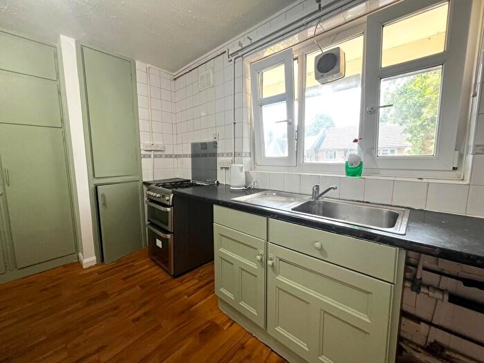 4 Bedroom Flat To Rent In Kyverdale Road, N16