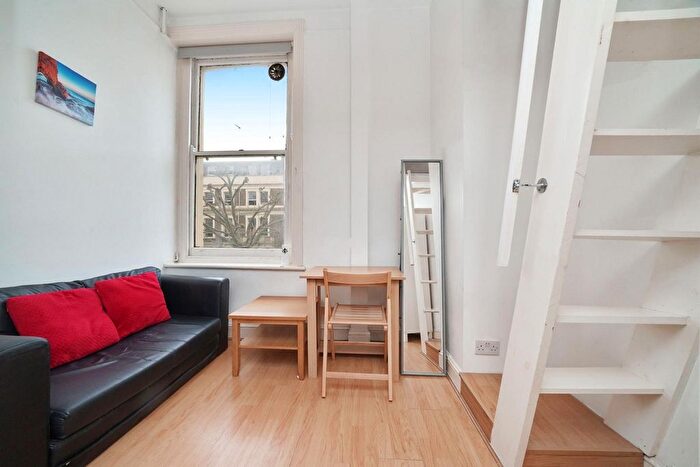 1 Bedroom Flat For Sale In Penywern Road, London, SW5