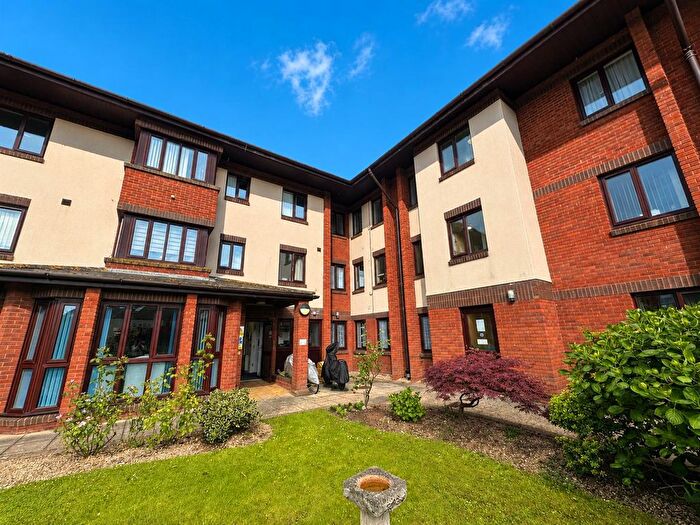 2 Bedroom Property For Sale In Victoria Street, Weymouth, DT4