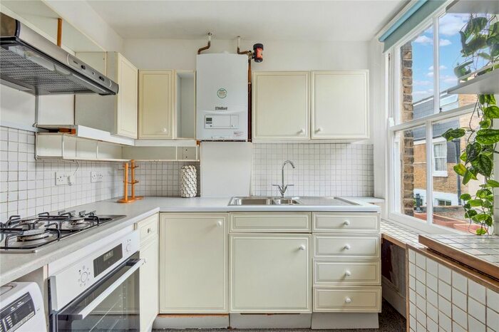 2 Bedroom Flat To Rent In Cleveland Avenue, Chiswick, W4