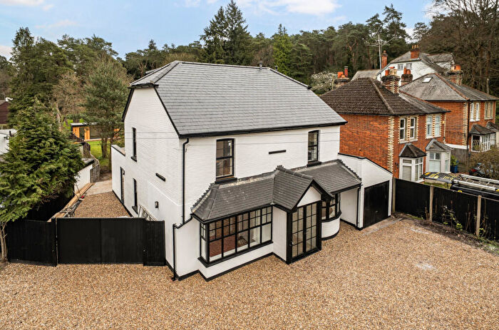 4 Bedroom Detached House For Sale In Frensham Road, Lower Bourne, Farnham, GU10