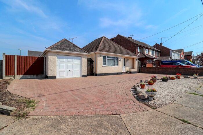 2 Bedroom Detached Bungalow To Rent In Romsey Road, Benfleet, SS7