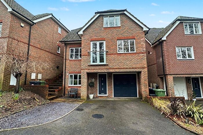 4 Bedroom Detached House For Sale In Bishopstoke, SO50