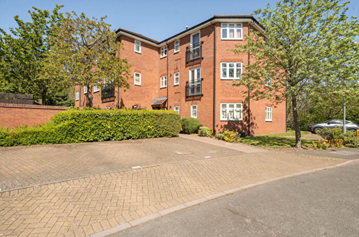 2 Bedroom Apartment For Sale In Haunch Close, Birmingham, West Midlands, B13