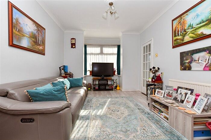 3 Bedroom End Terrace House For Sale In The Retreat, Thornton Heath, Surrey, CR7