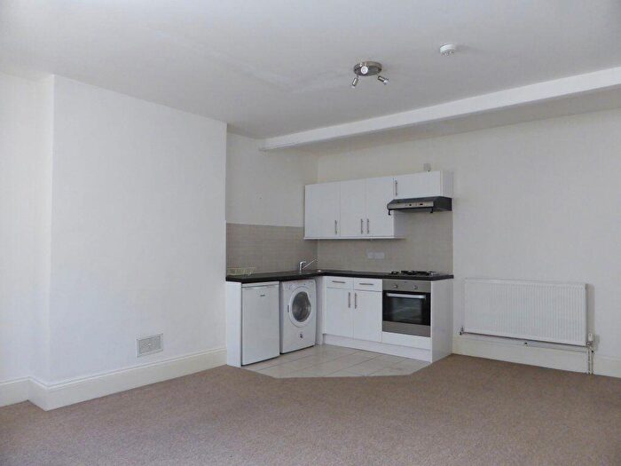 2 Bedroom Flat To Rent In Brunswick Road -, P11