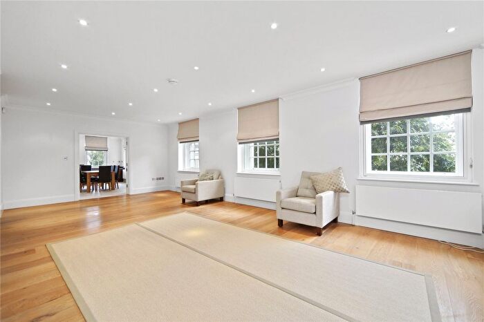 4 Bedroom Flat To Rent In Hornton Court East, Kensington High Street, Kensington, London, W8