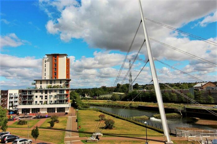 2 Bedroom Flat To Rent In Compair Crescent, Ranelagh Road, Ipswich, IP2