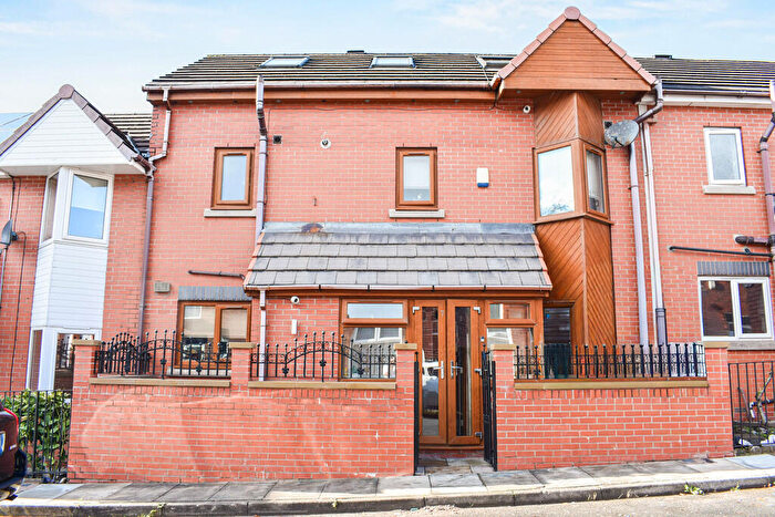 5 Bedroom Terraced House For Sale In Chaucer Street, Halliwell, Bolton, BL1