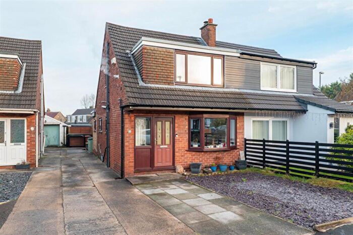 3 Bedroom Semi Detached House For Sale In Douglas Close, Bamber Bridge, Preston, PR5