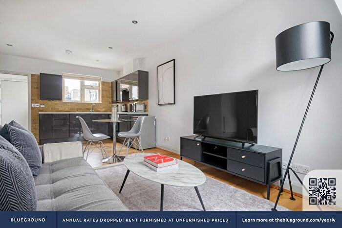 Studio To Rent In Soho, W1D - Photo 3