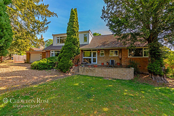 4 Bedroom Detached House For Sale In The Bury, Pavenham, Bedford, MK43