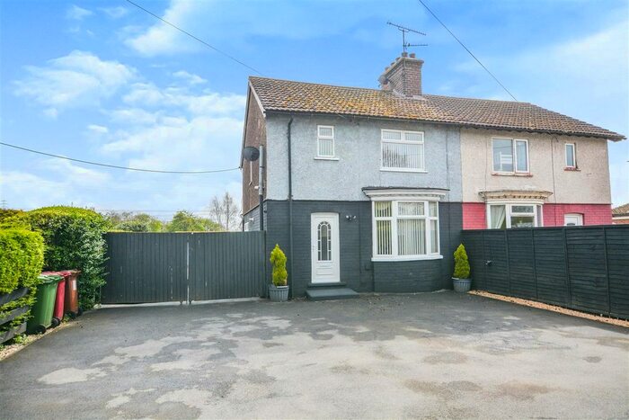 3 Bedroom Semi-Detached House For Sale In High Santon Villas, High Santon, Scunthorpe, DN15
