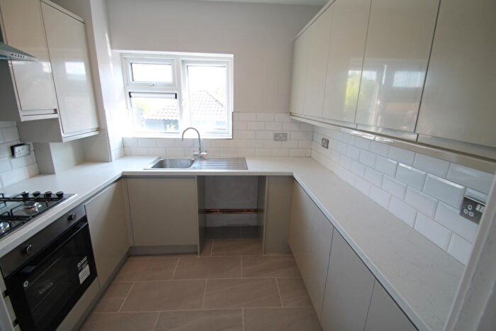 2 Bedroom Flat To Rent In Mill Lane, Woodford Green, Woodford, IG8