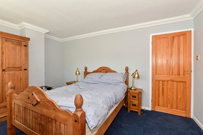 4 Bedroom End Of Terrace House For Sale In Latimer Close, Crawley, West Sussex, RH11