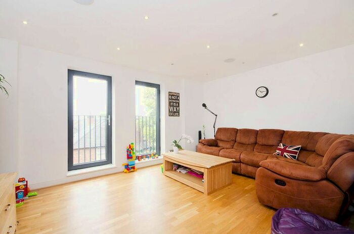 3 Bedroom Flat To Rent In Wilton Crescent, Wimbledon, London, SW19
