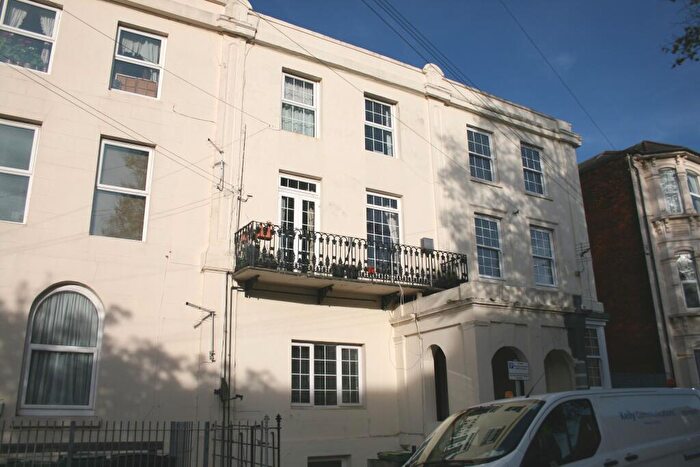 1 Bedroom Flat To Rent In Single Occupants Only. Cottage Grove, Southsea Unfurnished, PO5