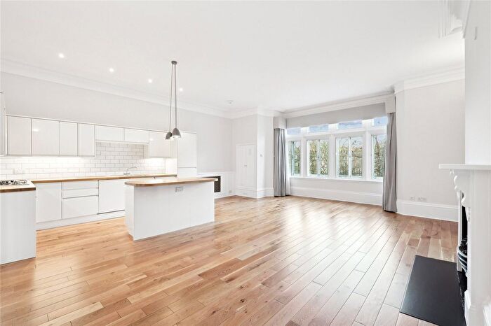 1 Bedroom Flat To Rent In Egerton Gardens Mews, Knightsbridge, London, SW3