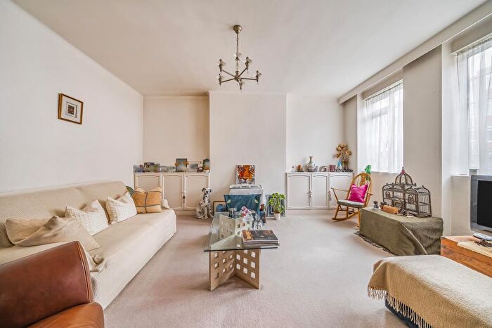 2 Bedroom Flat For Sale In Eamont Court, St Johns Wood, NW8