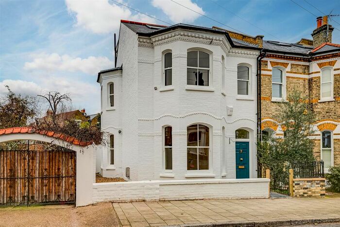 5 Bedroom Property To Rent In Ringford Road, London, SW18