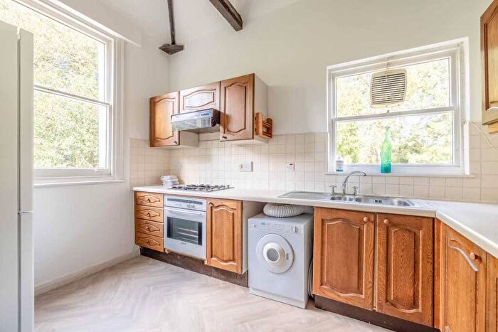 2 Bedroom Apartment For Sale In Wexham Road, Wexham, Slough, SL2