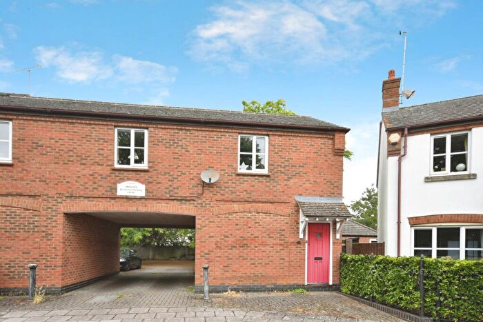 1 Bedroom Coach House To Rent In Woodford Close, Aylesbury, HP19