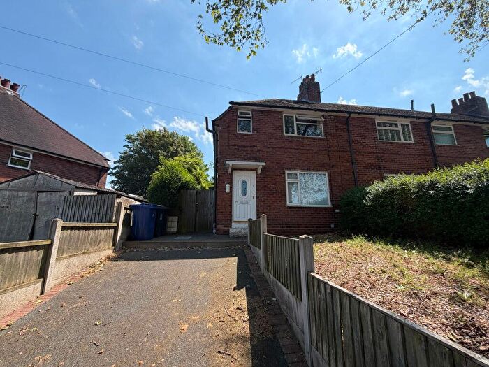 4 Bedroom End Of Terrace House To Rent In Orme Road, Newcastle-Under-Lyme, ST5