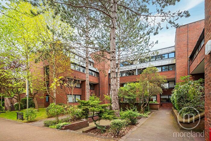 2 Bedroom Flat For Sale In Chandos Way, Golders Green, NW11