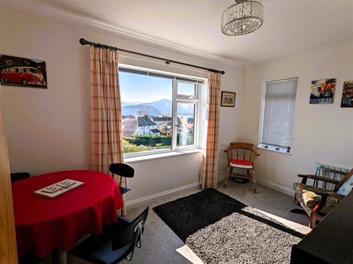 1 Bedroom Flat To Rent In Overlea Avenue, Deganwy, Conwy, LL31