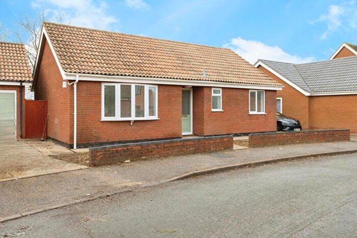 2 Bedroom Bungalow For Sale In Primrose Close, Attleborough, Norfolk, NR17
