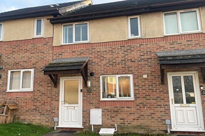 2 Bedroom Property To Rent In Clos Y Deri, Llanelli, SA14