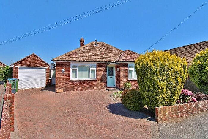 3 Bedroom Detached Bungalow For Sale In Glyn Drive, Stubbington, PO14