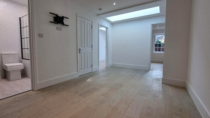 2 Bedroom Flat To Rent In Green Street, London, E13